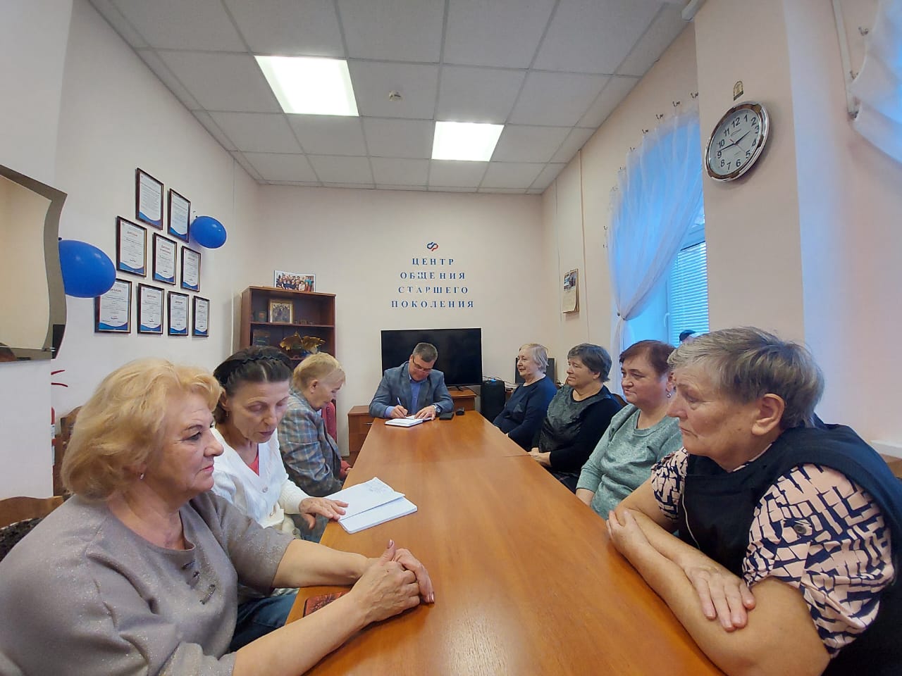 Сегодня в Центре общения старшего поколения в Большеберезниковском районе ОСФР по Республике Мордовия состоялась встреча с начальником управления по работе с населением Большеберезниковского муниципального района И.А.Акмановым.