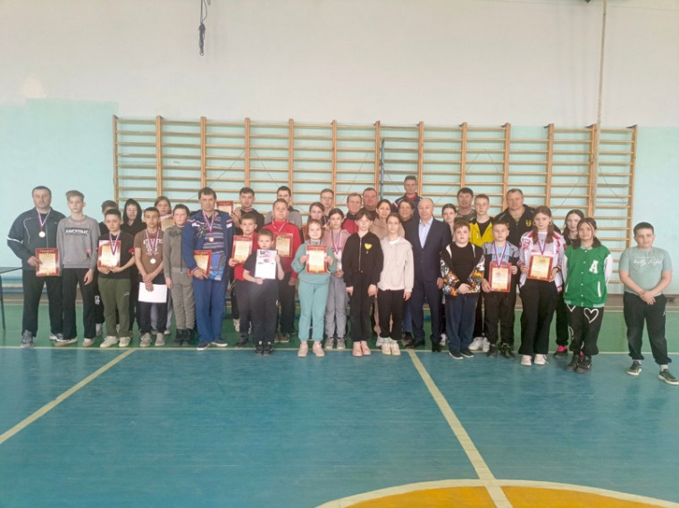 Районные соревнования по настольному теннису посвящённые памяти В. Г. Енцова полковнику Вооружённых сил РФ. Районные соревнования по настольному теннису посвящённые памяти В. Г. Енцова полковнику Вооружённых сил РФ.